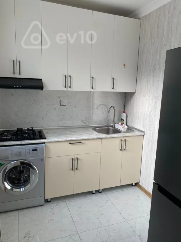 Kirayə verilir 2 otaqlı köhnə tikili 45 m²