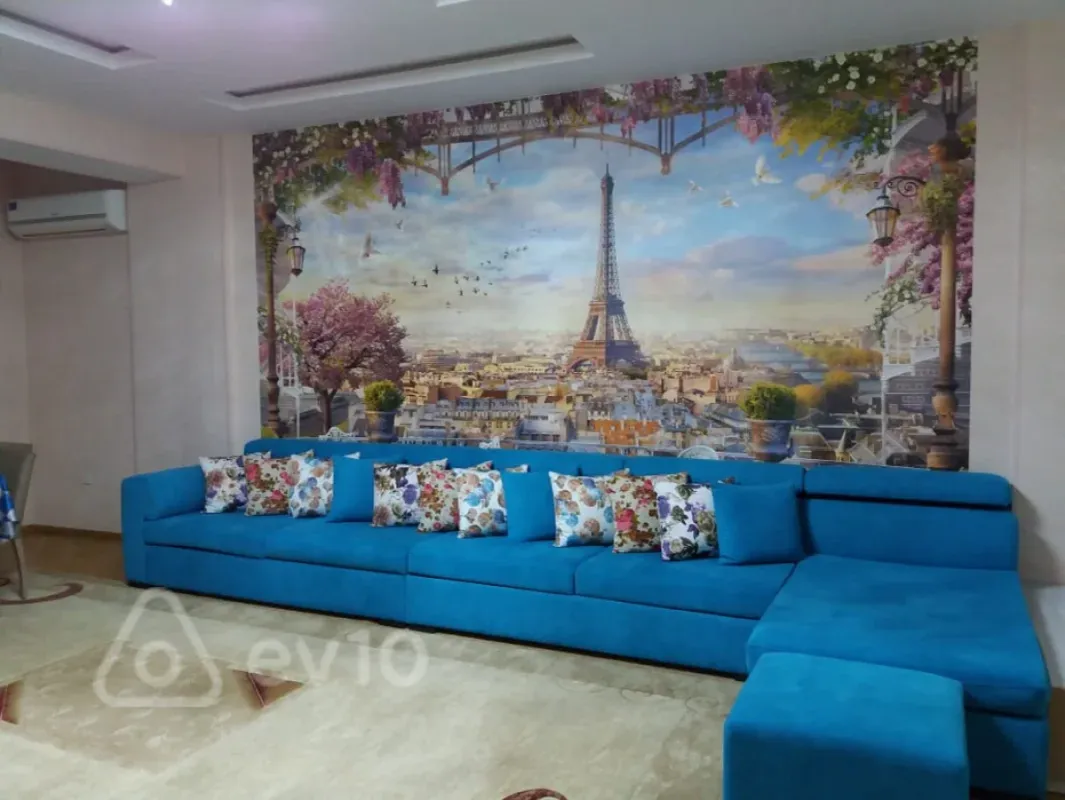 Kirayə verilir 3 otaqlı yeni tikili 130 m²