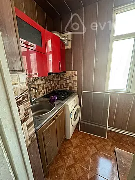 Kirayə verilir 2 otaqlı köhnə tikili 52 m²