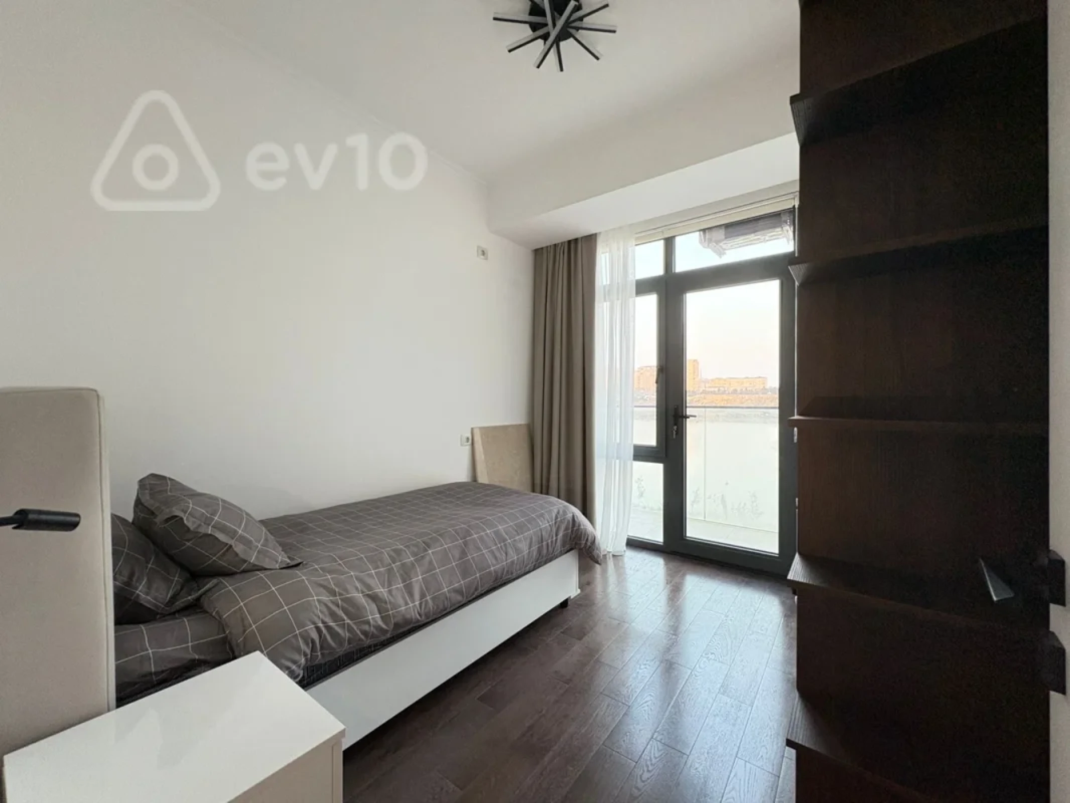 Kirayə verilir 3 otaqlı yeni tikili 90 m²