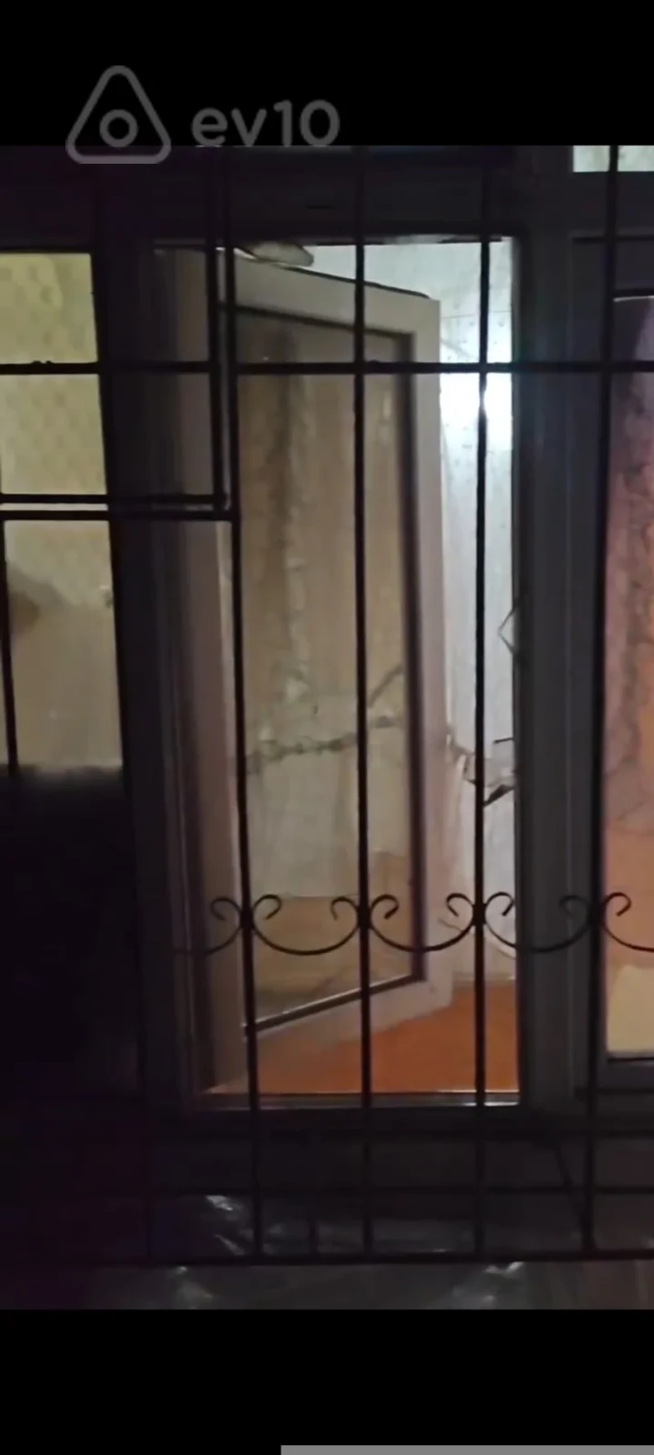 Kirayə verilir 2 otaqlı köhnə tikili 502 m²