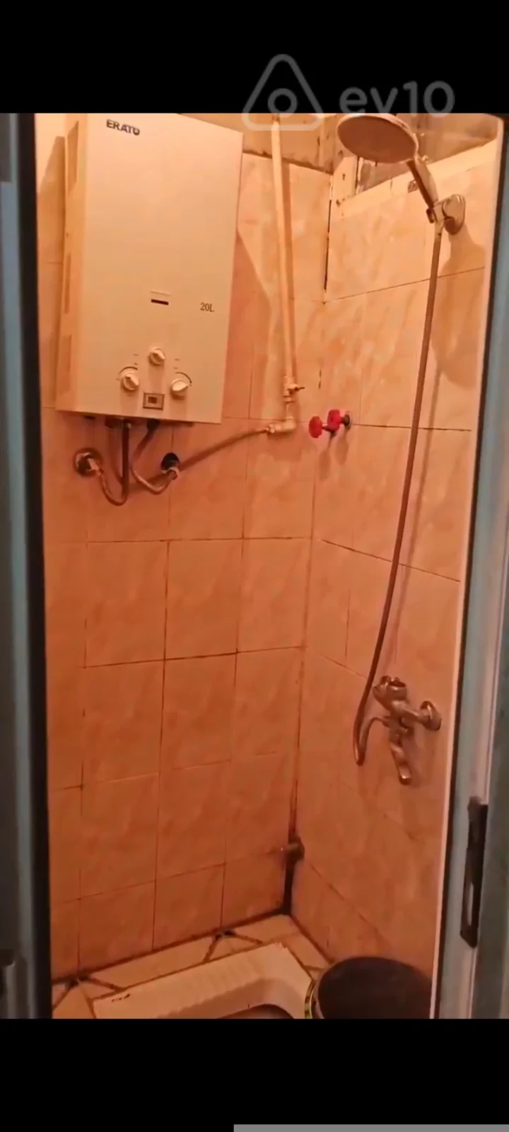 Kirayə verilir 2 otaqlı köhnə tikili 502 m²