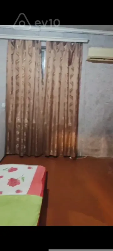 Kirayə verilir 2 otaqlı köhnə tikili 502 m²