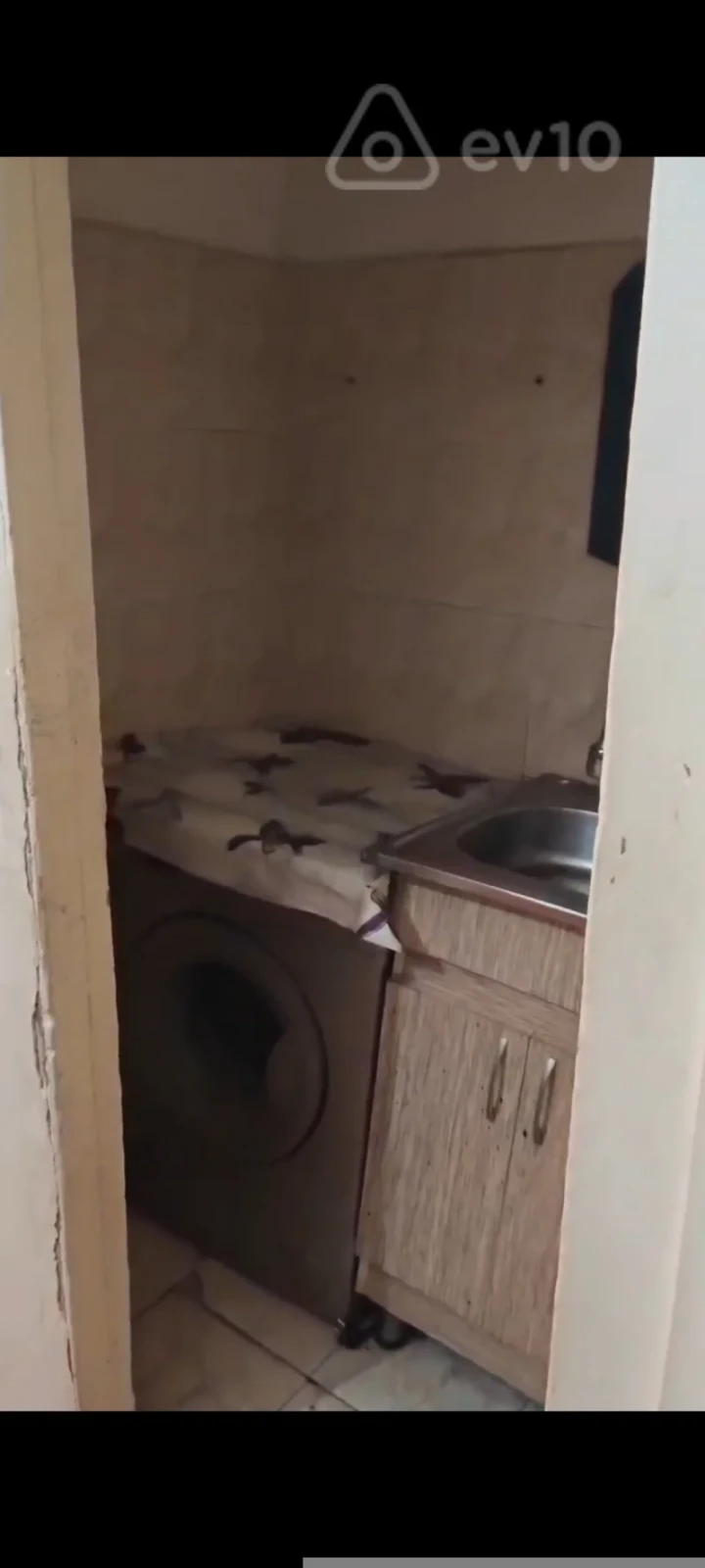 Kirayə verilir 2 otaqlı köhnə tikili 502 m²