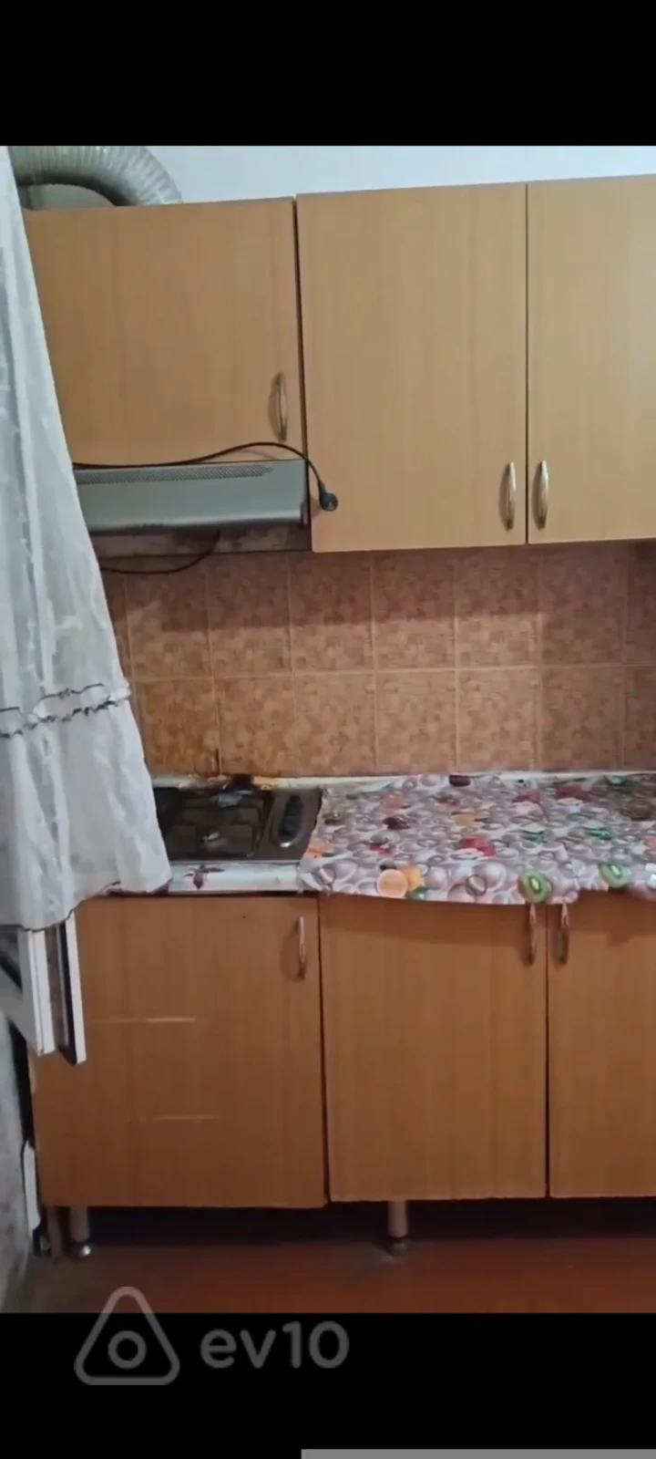 Kirayə verilir 2 otaqlı köhnə tikili 502 m²