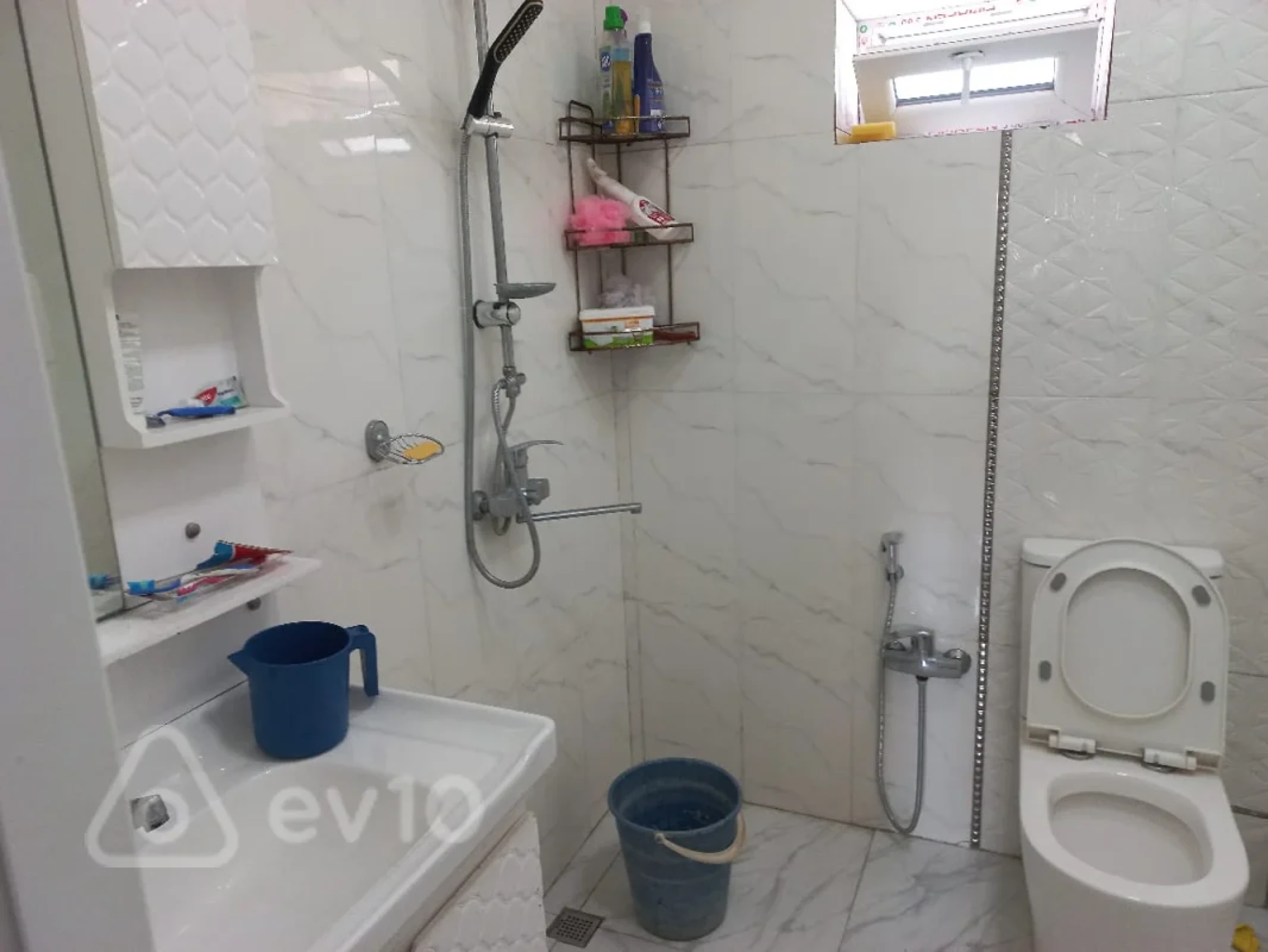 Satılır 3 otaqlı həyət evi 140 m²