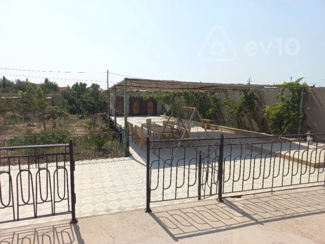 Satılır 3 otaqlı həyət evi 140 m²