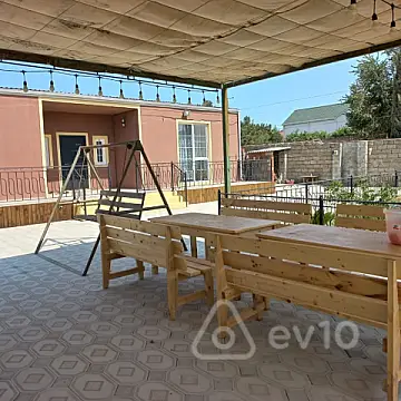 Satılır 3 otaqlı həyət evi 140 m²