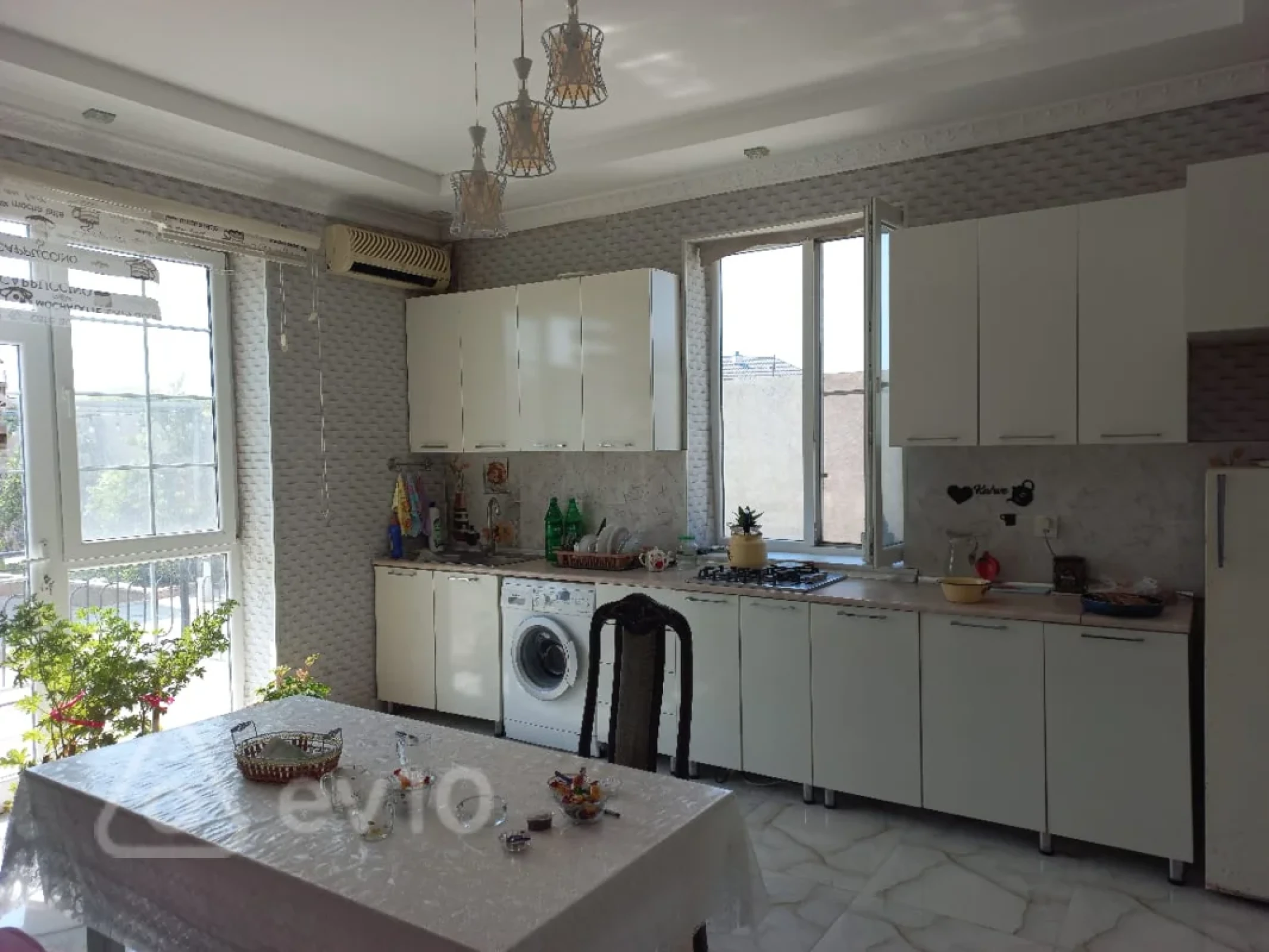 Satılır 3 otaqlı həyət evi 140 m²