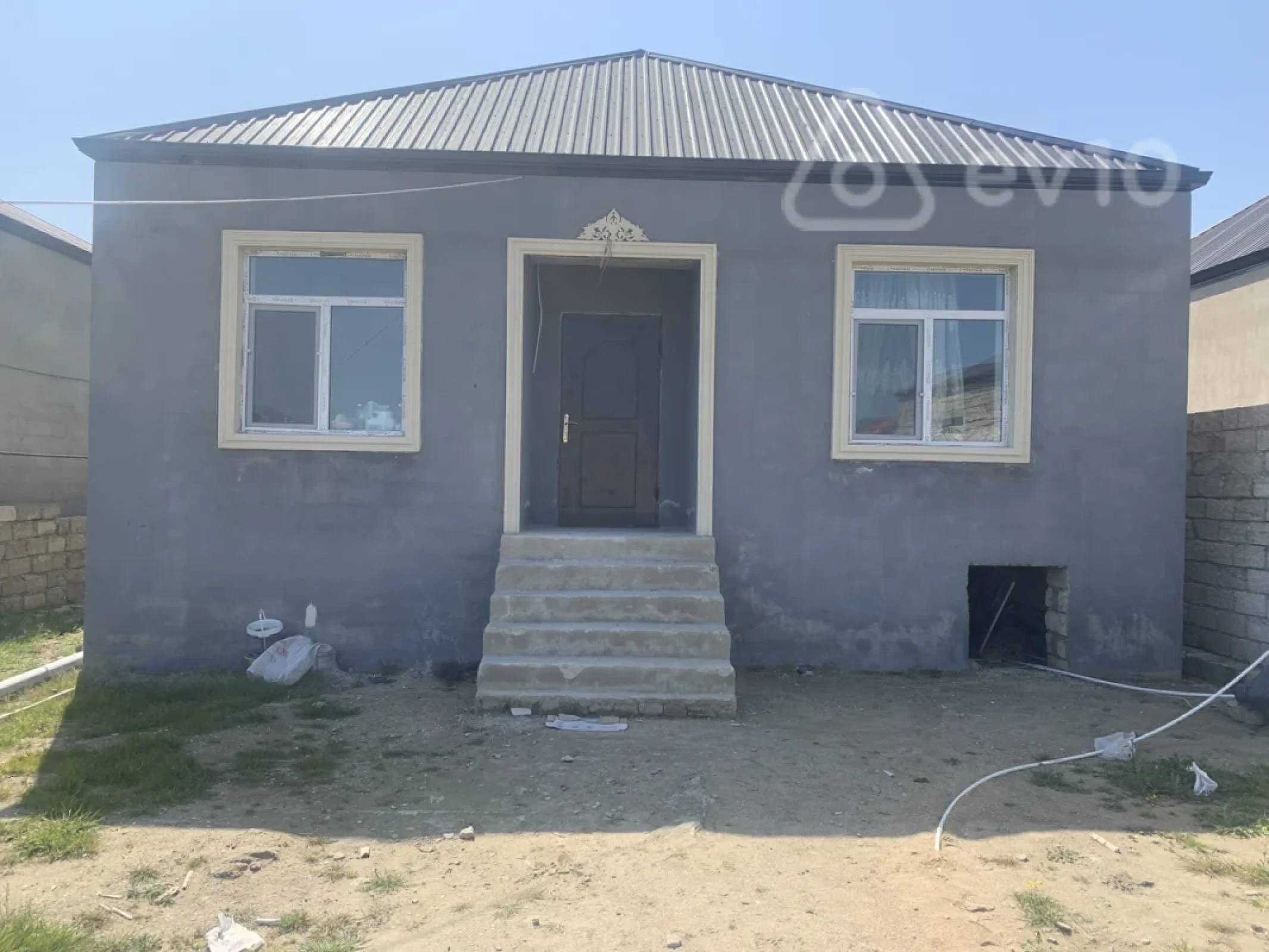Satılır 3 otaqlı həyət evi 98 m²