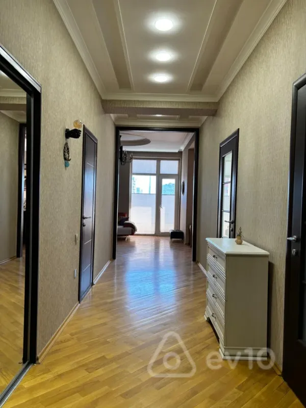 Kirayə verilir 3 otaqlı yeni tikili 110 m²