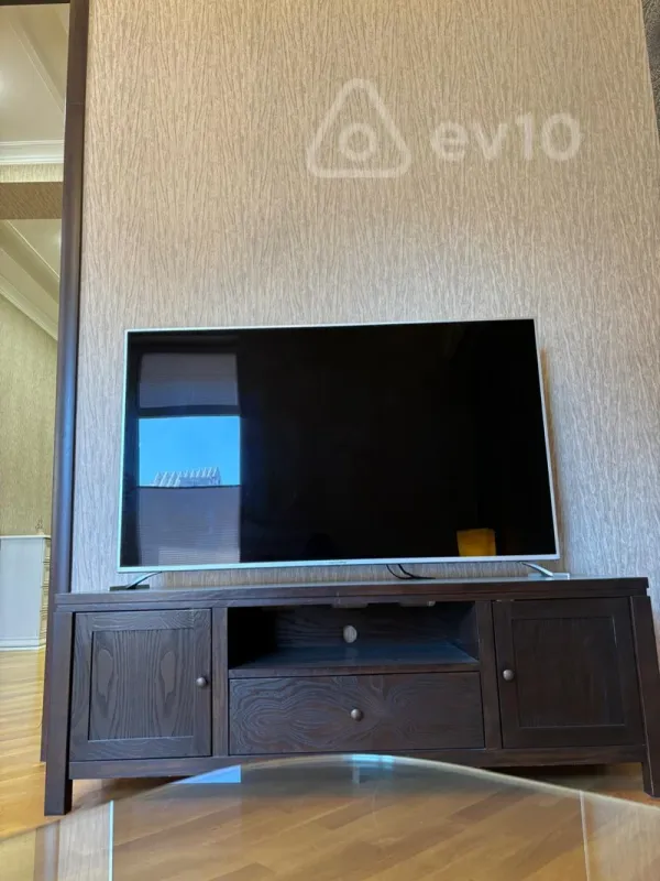 Kirayə verilir 3 otaqlı yeni tikili 110 m²