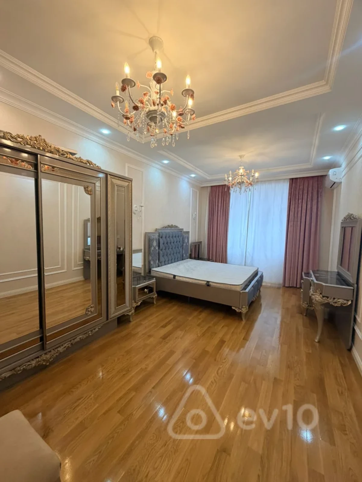 Kirayə verilir 2 otaqlı yeni tikili 126 m²