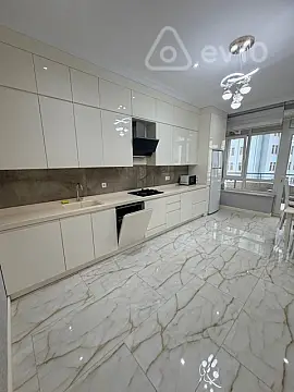 Kirayə verilir 2 otaqlı yeni tikili 126 m²