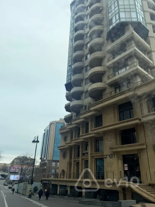 Kirayə verilir 2 otaqlı yeni tikili 126 m²