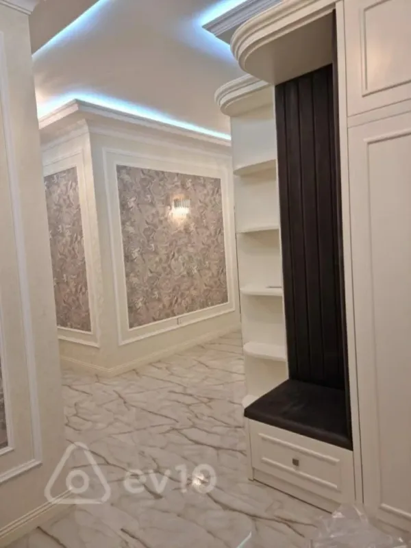 Kirayə verilir 2 otaqlı yeni tikili 126 m²