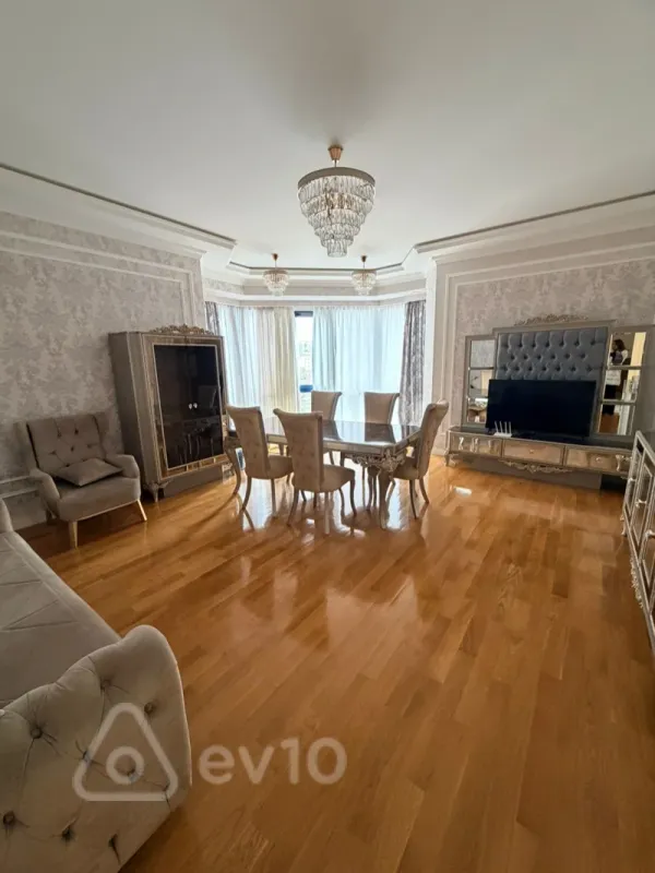 Kirayə verilir 2 otaqlı yeni tikili 126 m²