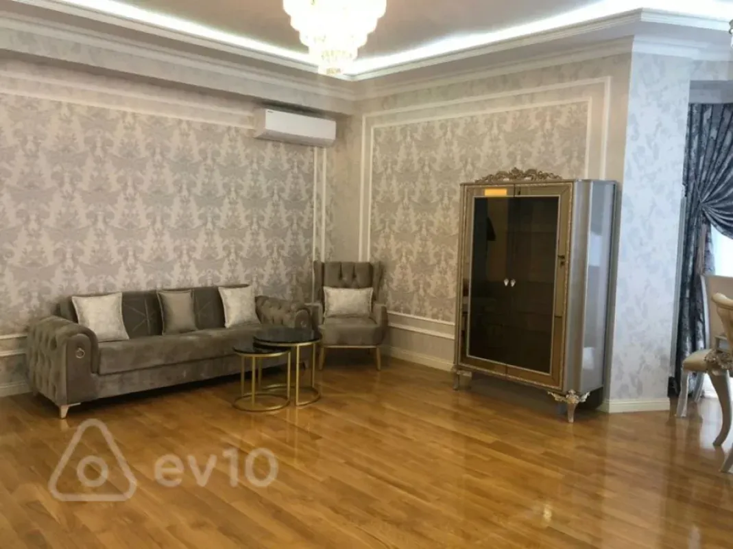 Kirayə verilir 2 otaqlı yeni tikili 126 m²