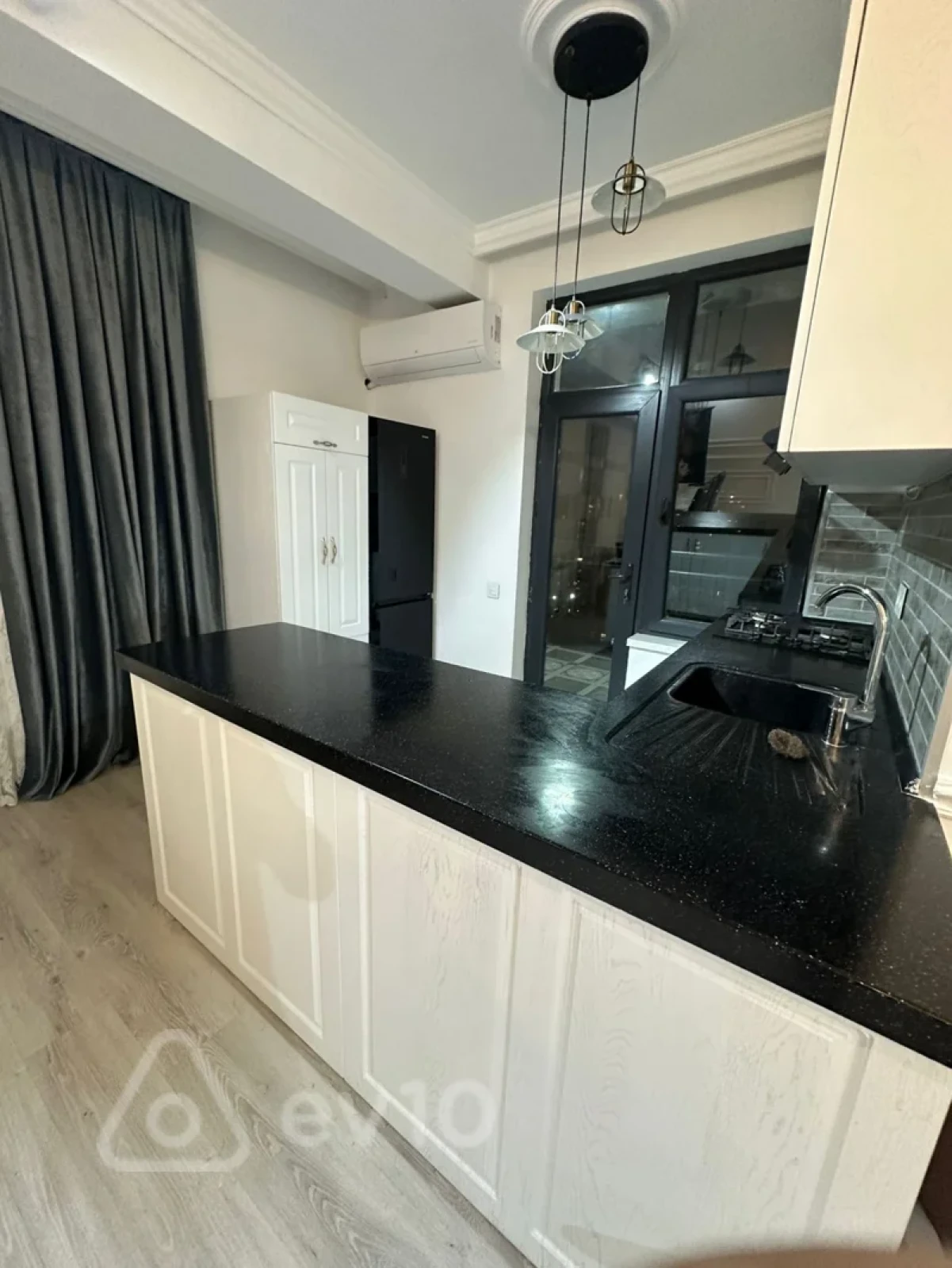 Kirayə verilir 3 otaqlı yeni tikili 86 m²