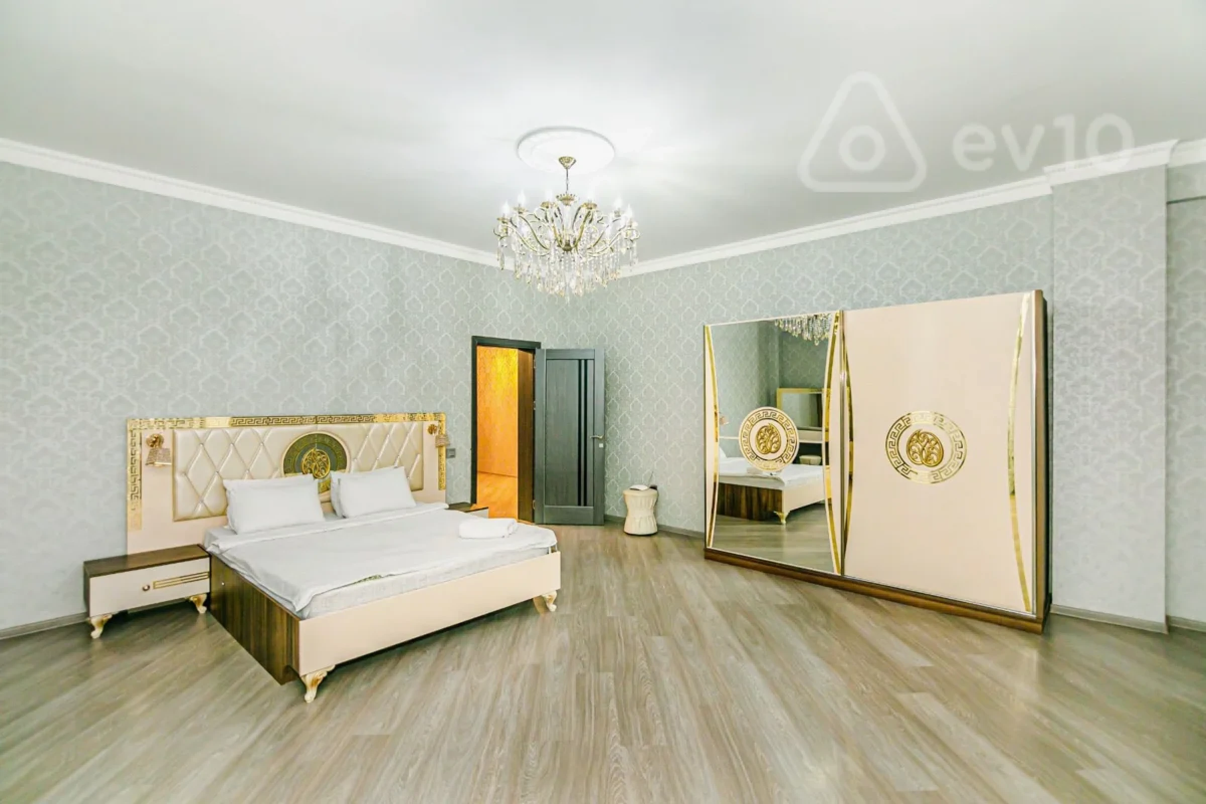 Kirayə verilir 3 otaqlı yeni tikili 136 m²