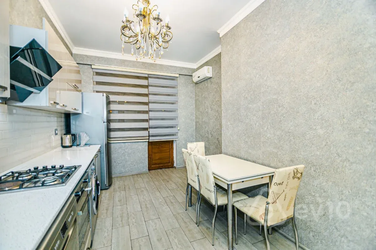 Kirayə verilir 3 otaqlı yeni tikili 136 m²