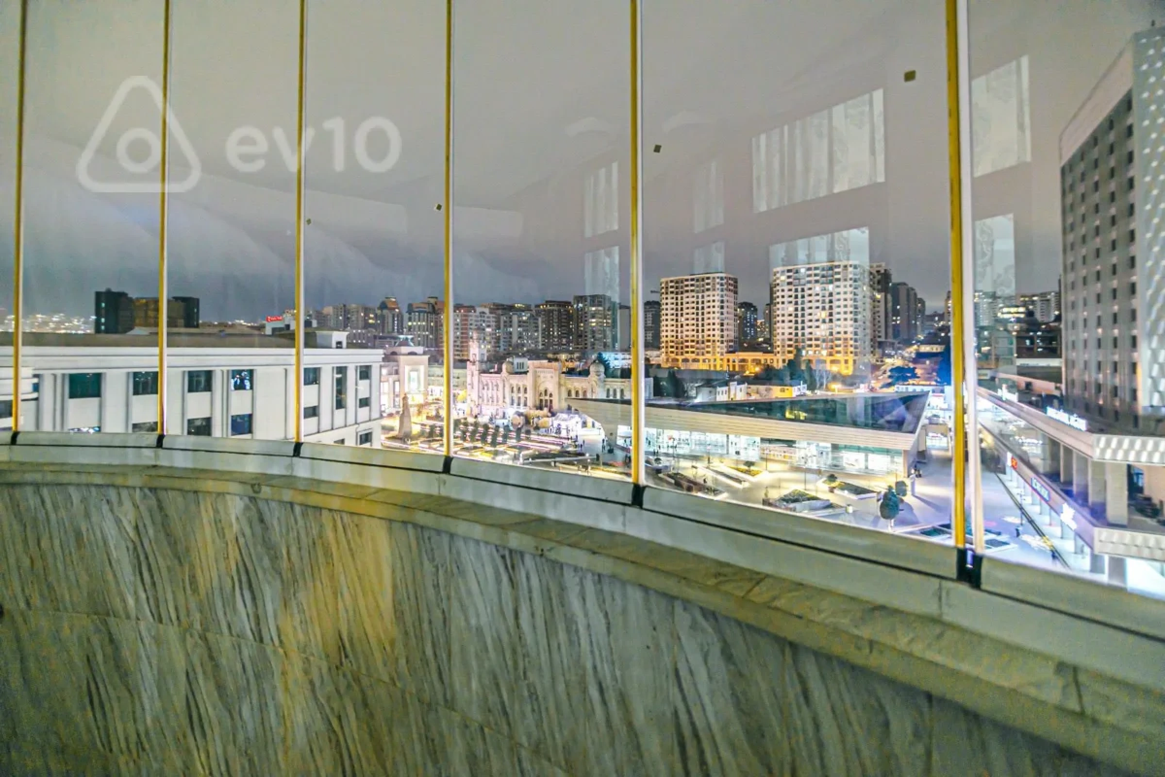 Kirayə verilir 3 otaqlı yeni tikili 136 m²