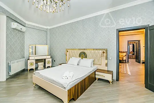 Kirayə verilir 3 otaqlı yeni tikili 136 m²
