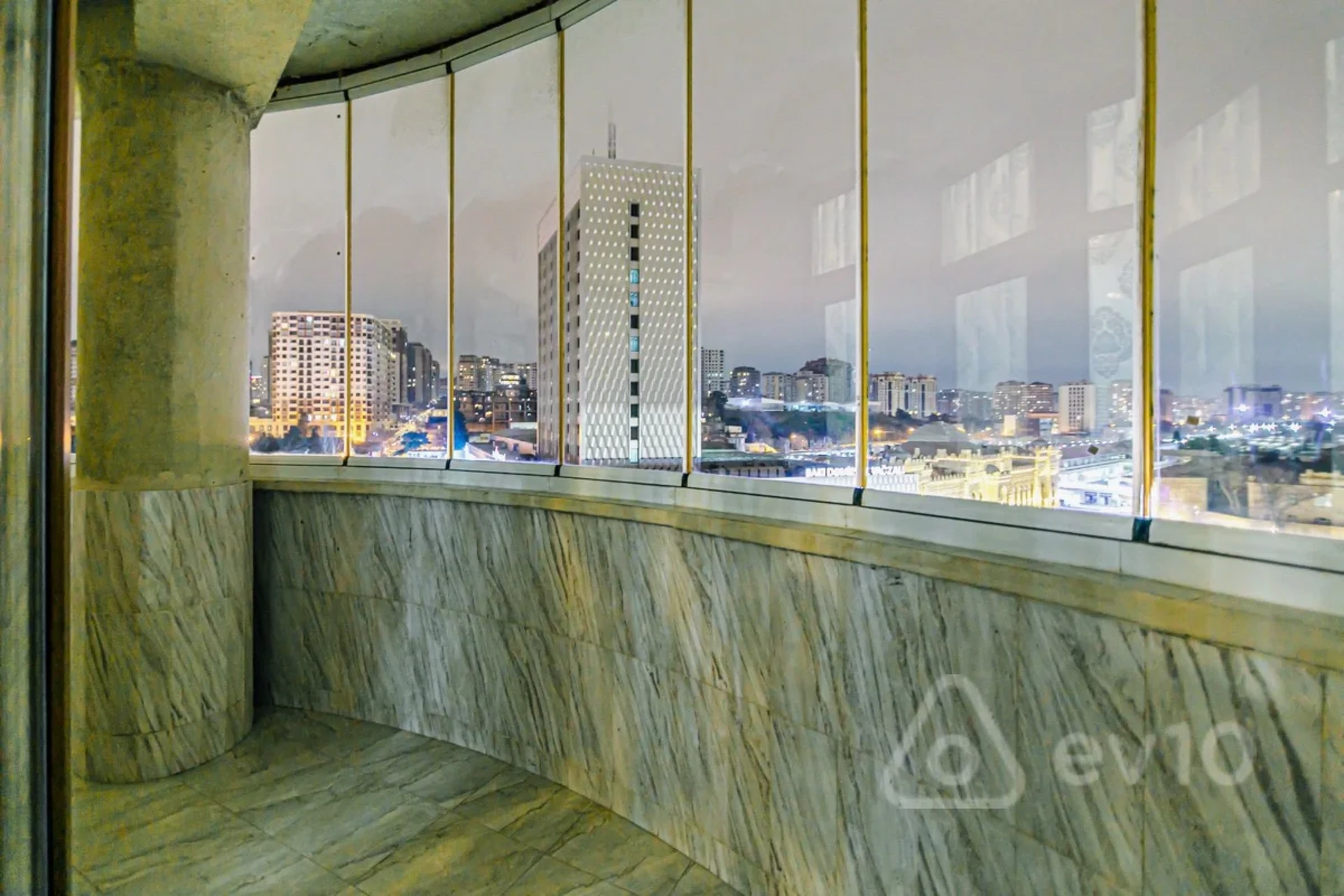 Kirayə verilir 3 otaqlı yeni tikili 136 m²