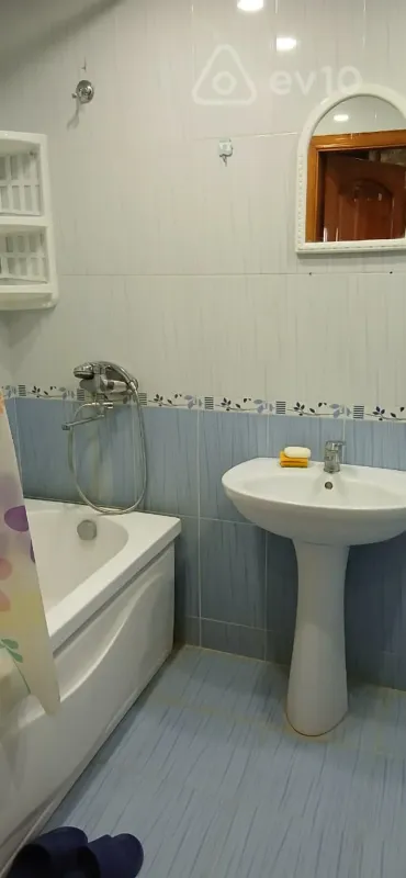 Kirayə verilir 2 otaqlı yeni tikili 60 m²