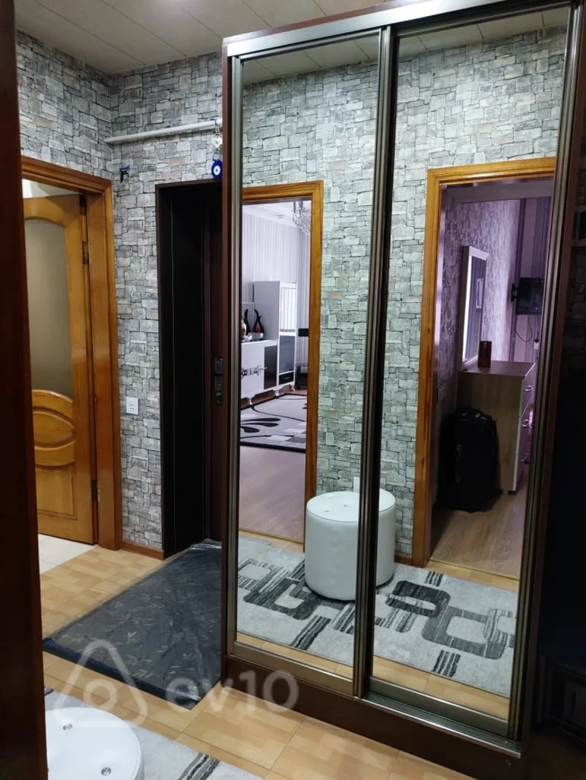 Kirayə verilir 2 otaqlı yeni tikili 60 m²