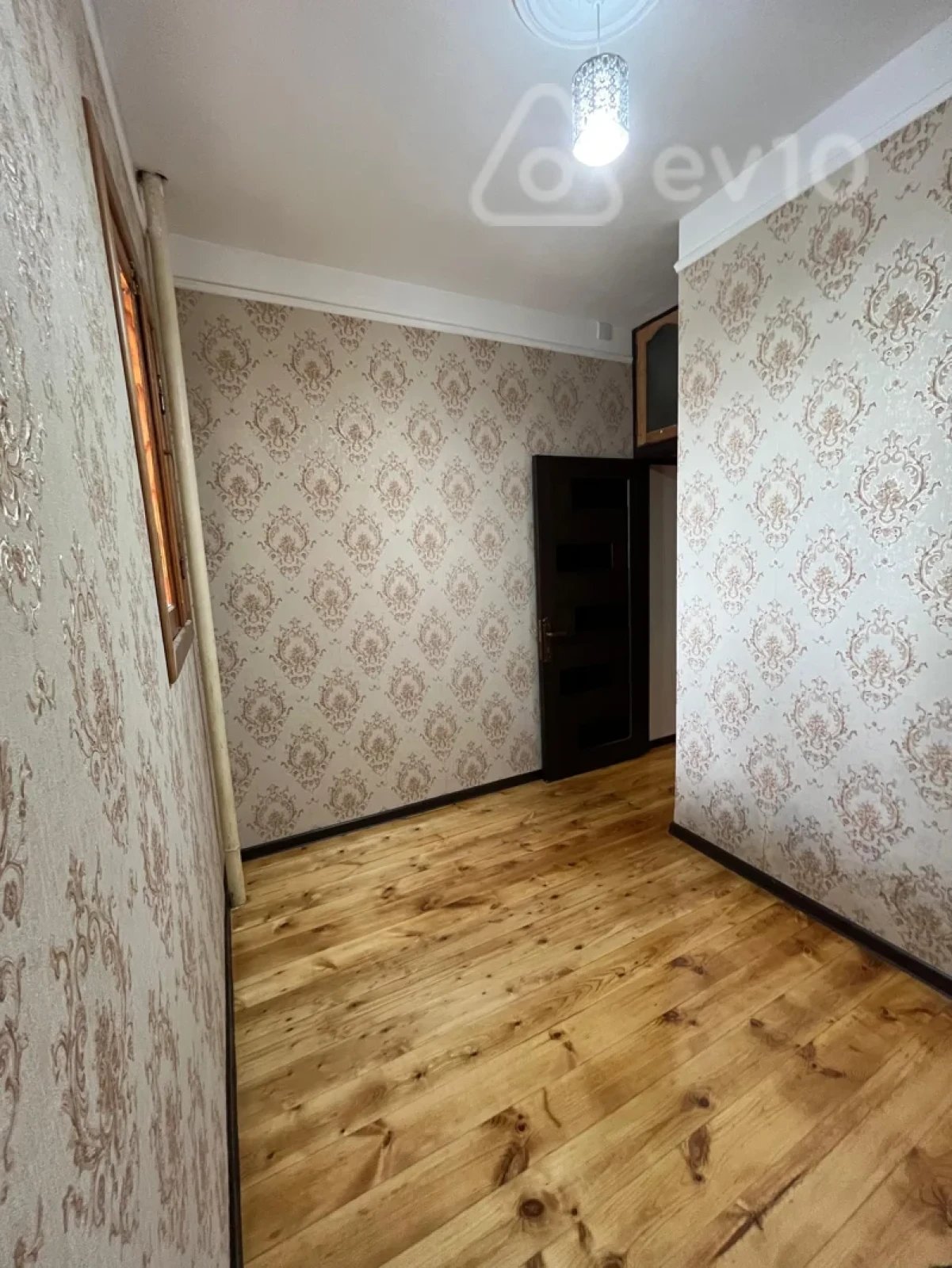 Satılır 2 otaqlı köhnə tikili 37 m²
