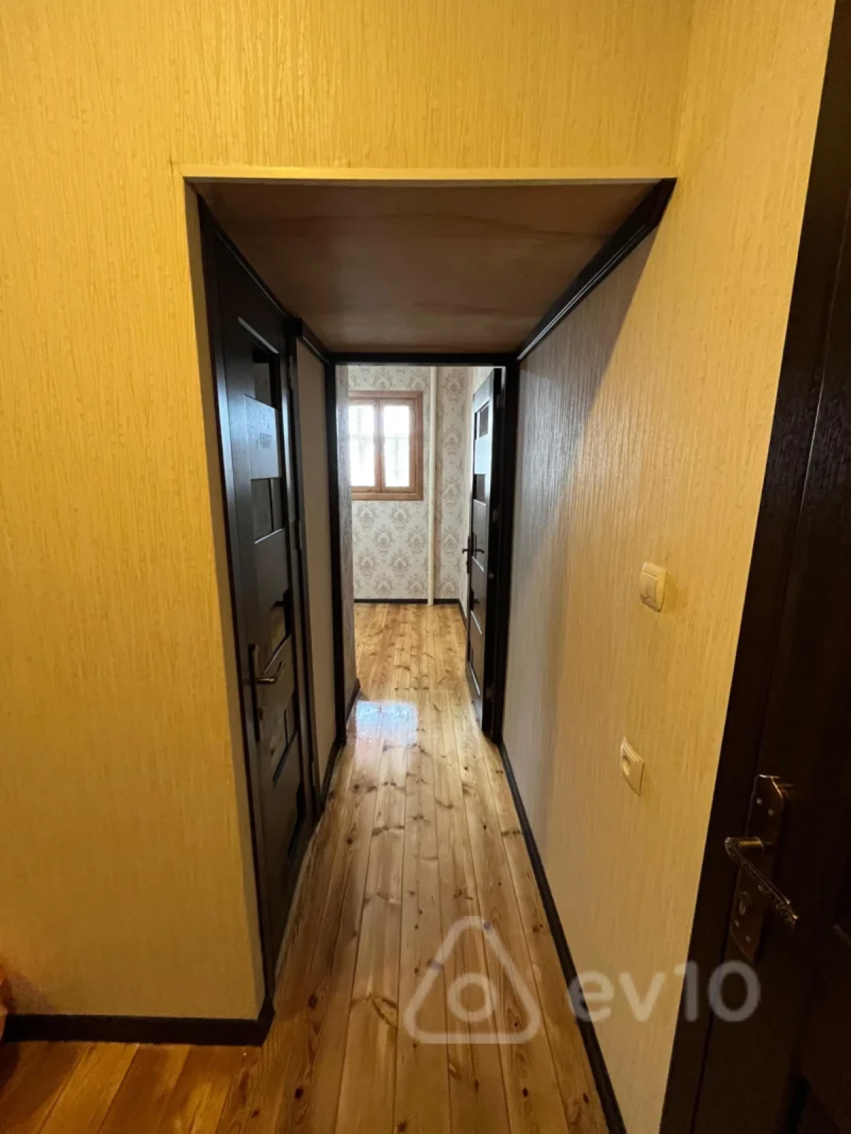 Satılır 2 otaqlı köhnə tikili 37 m²