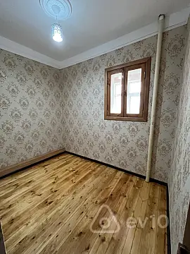 Satılır 2 otaqlı köhnə tikili 37 m²