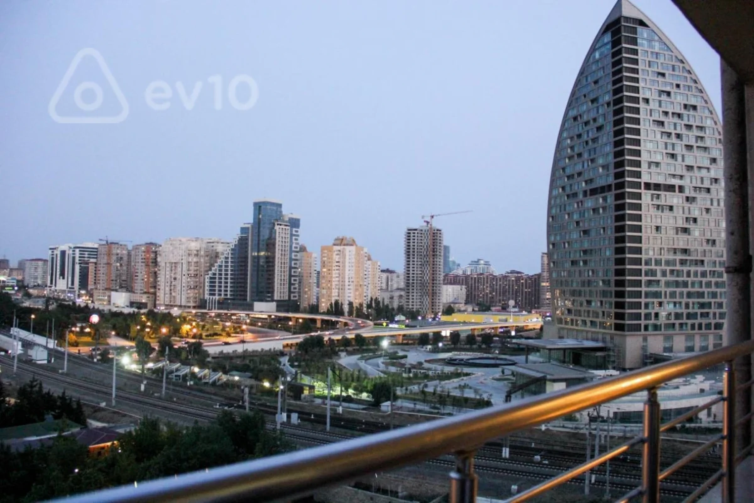 Kirayə verilir 3 otaqlı yeni tikili 155 m²