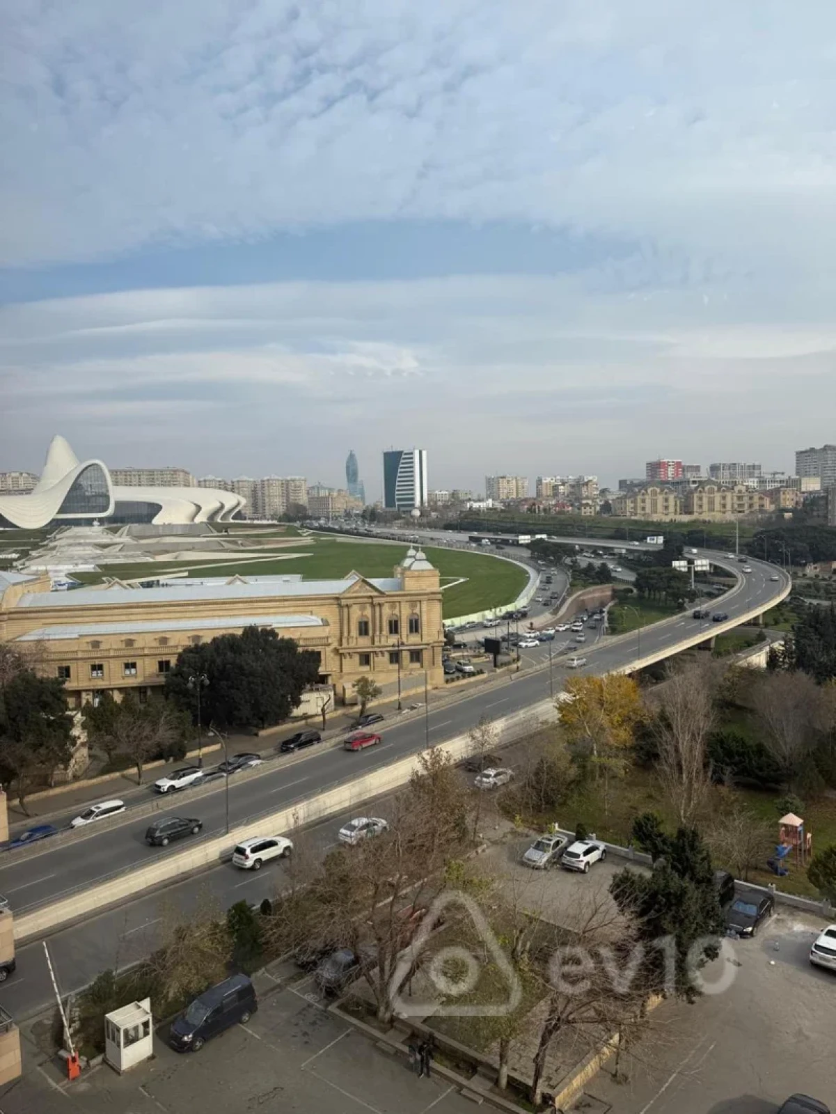 Kirayə verilir 3 otaqlı yeni tikili 155 m²