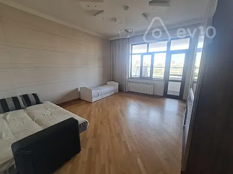 Kirayə verilir 3 otaqlı yeni tikili 155 m²
