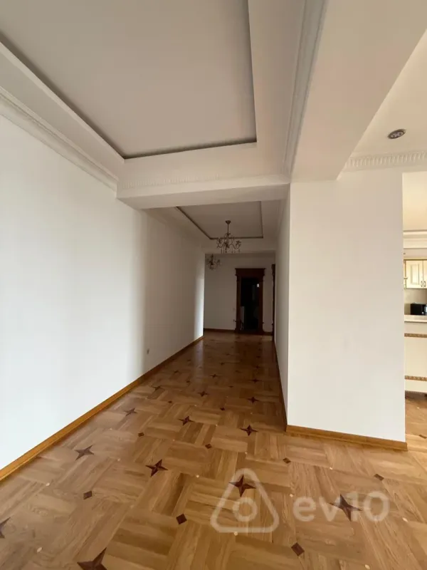 Kirayə verilir 3 otaqlı yeni tikili 155 m²