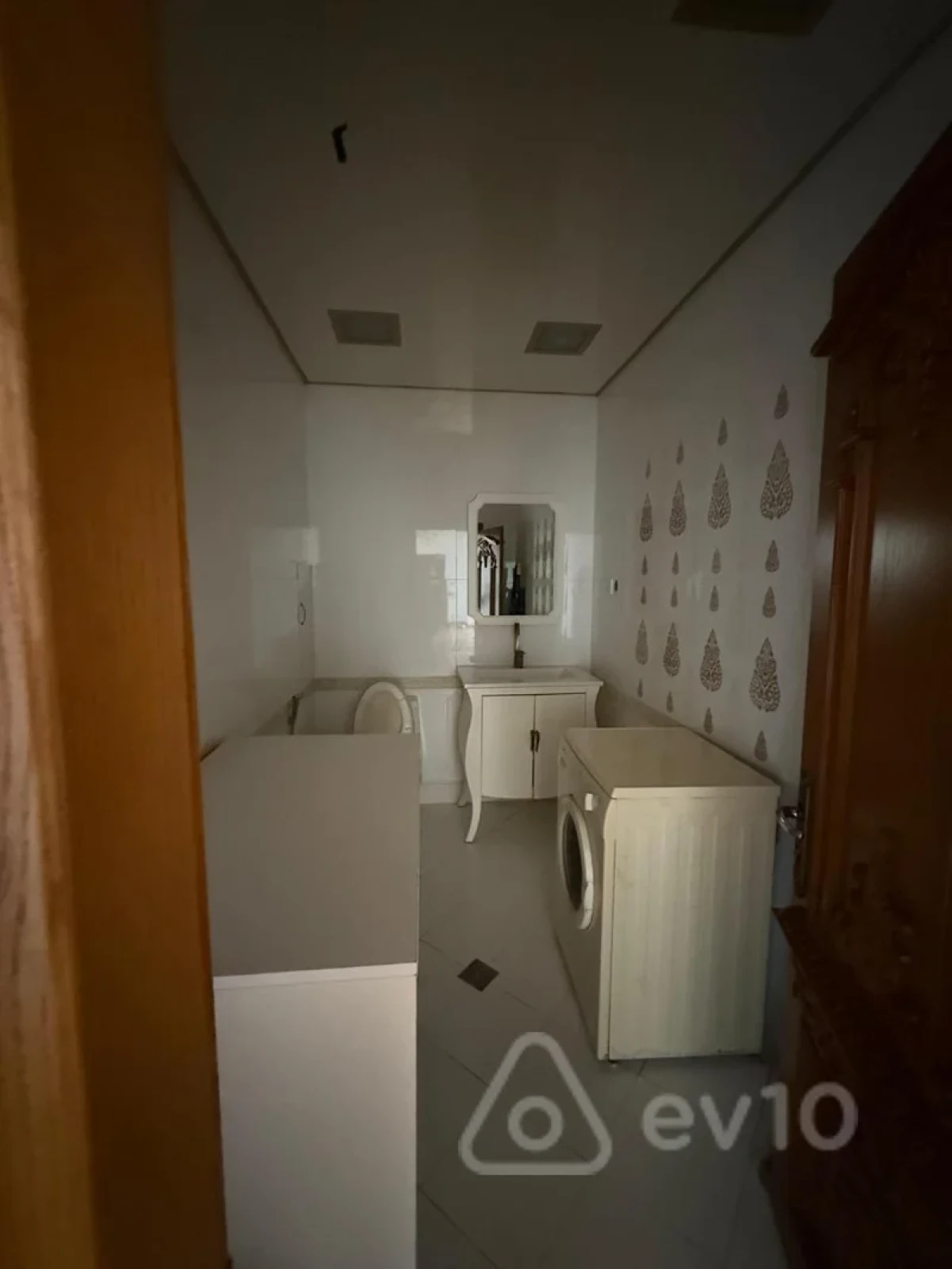 Kirayə verilir 3 otaqlı yeni tikili 155 m²