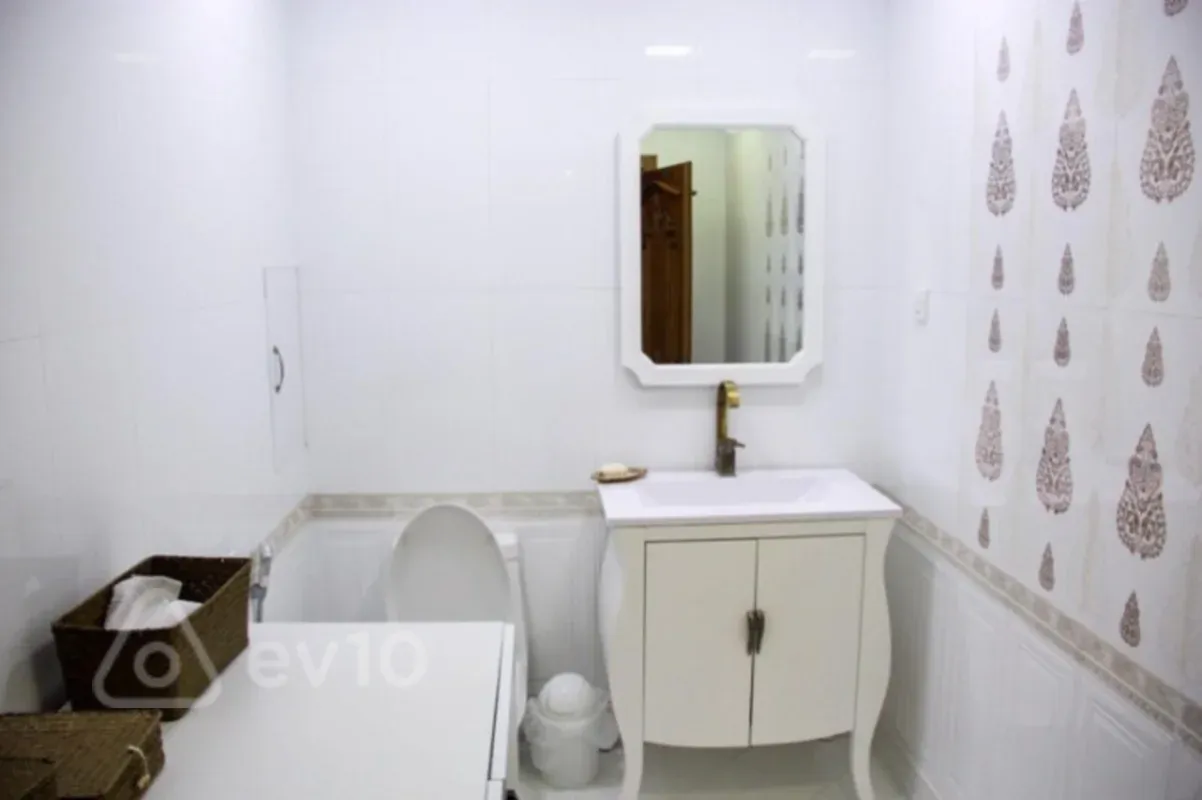 Kirayə verilir 3 otaqlı yeni tikili 155 m²