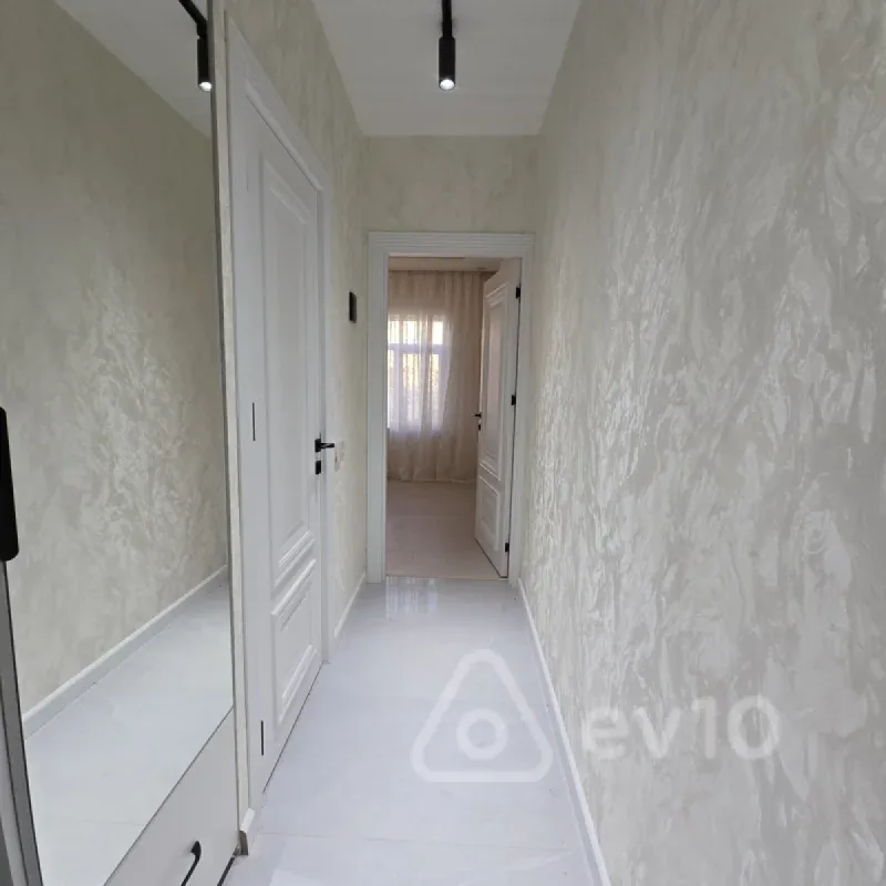 Satılır 2 otaqlı köhnə tikili 42 m²