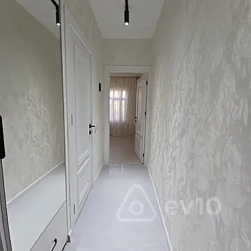 Satılır 2 otaqlı köhnə tikili 42 m²