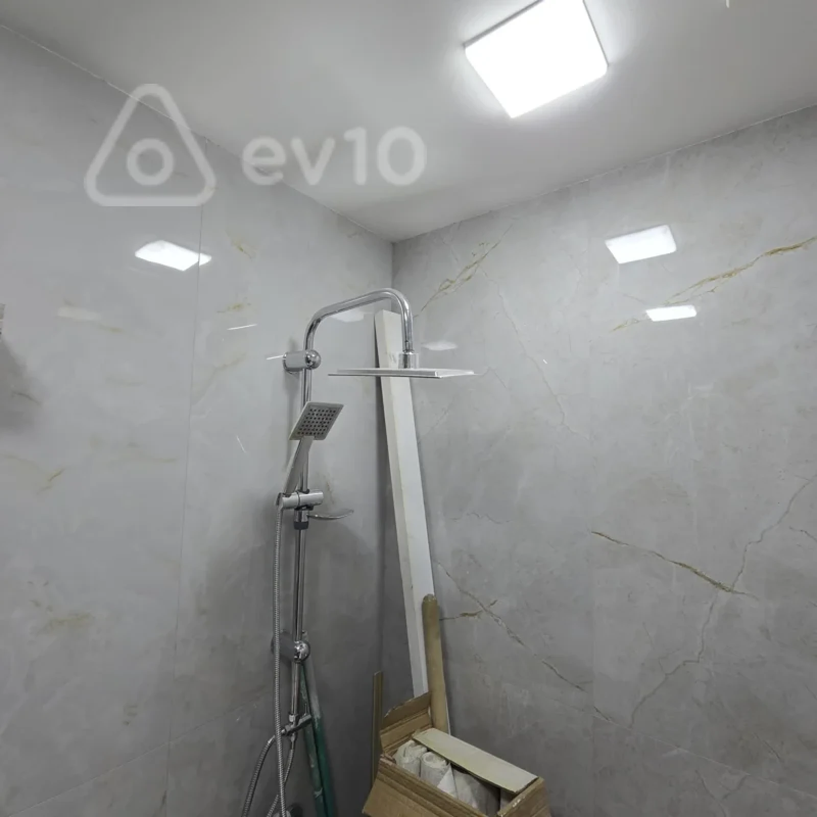 Satılır 2 otaqlı köhnə tikili 42 m²