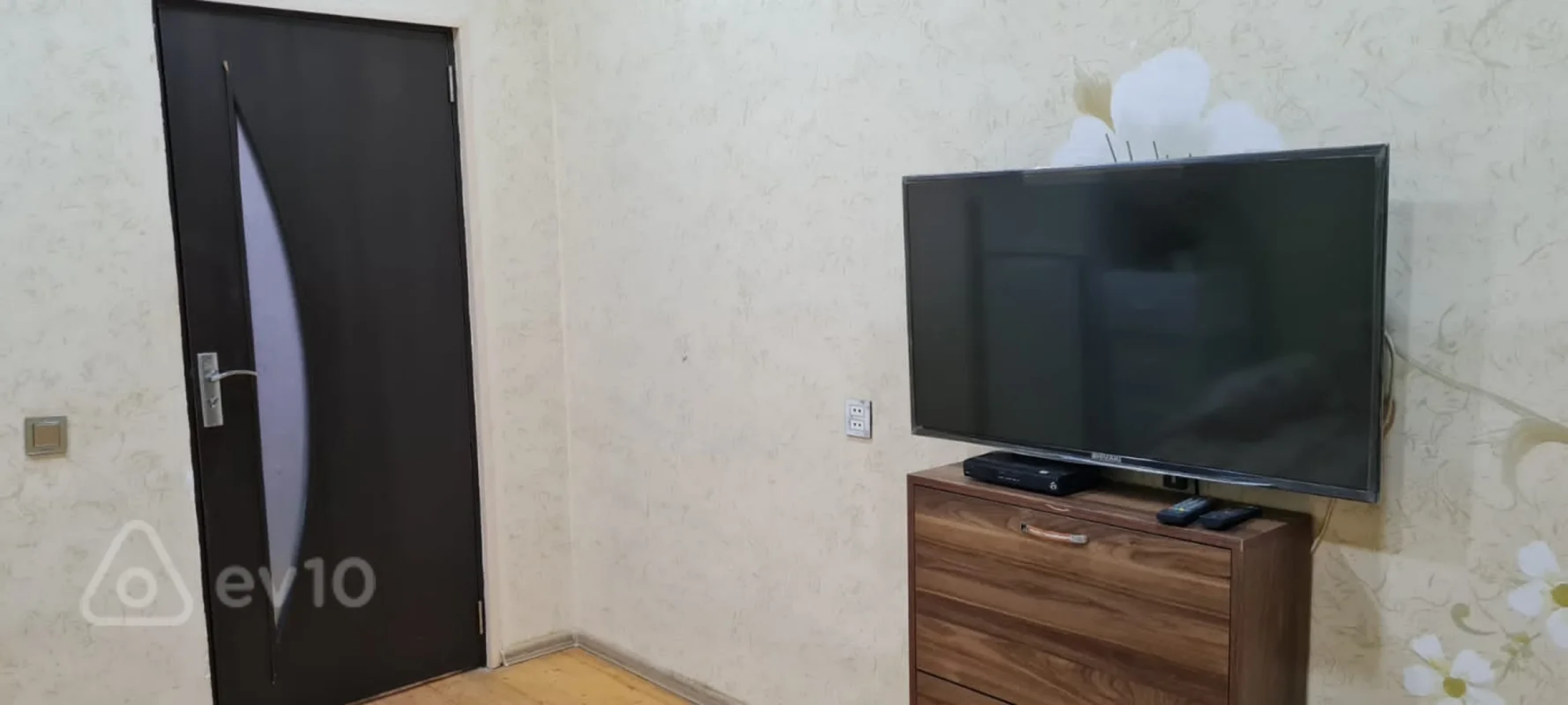 Kirayə verilir 2 otaqlı köhnə tikili 45 m²