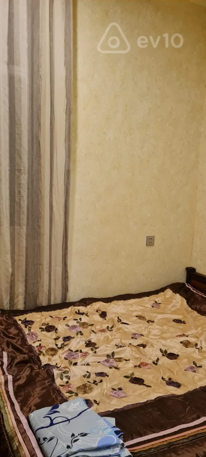 Kirayə verilir 2 otaqlı köhnə tikili 45 m²