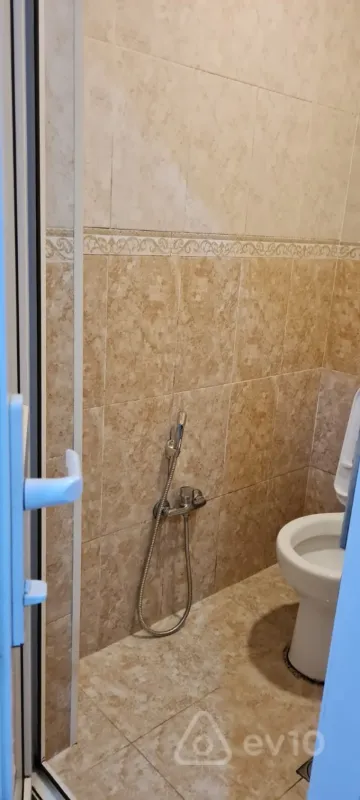 Kirayə verilir 2 otaqlı köhnə tikili 45 m²