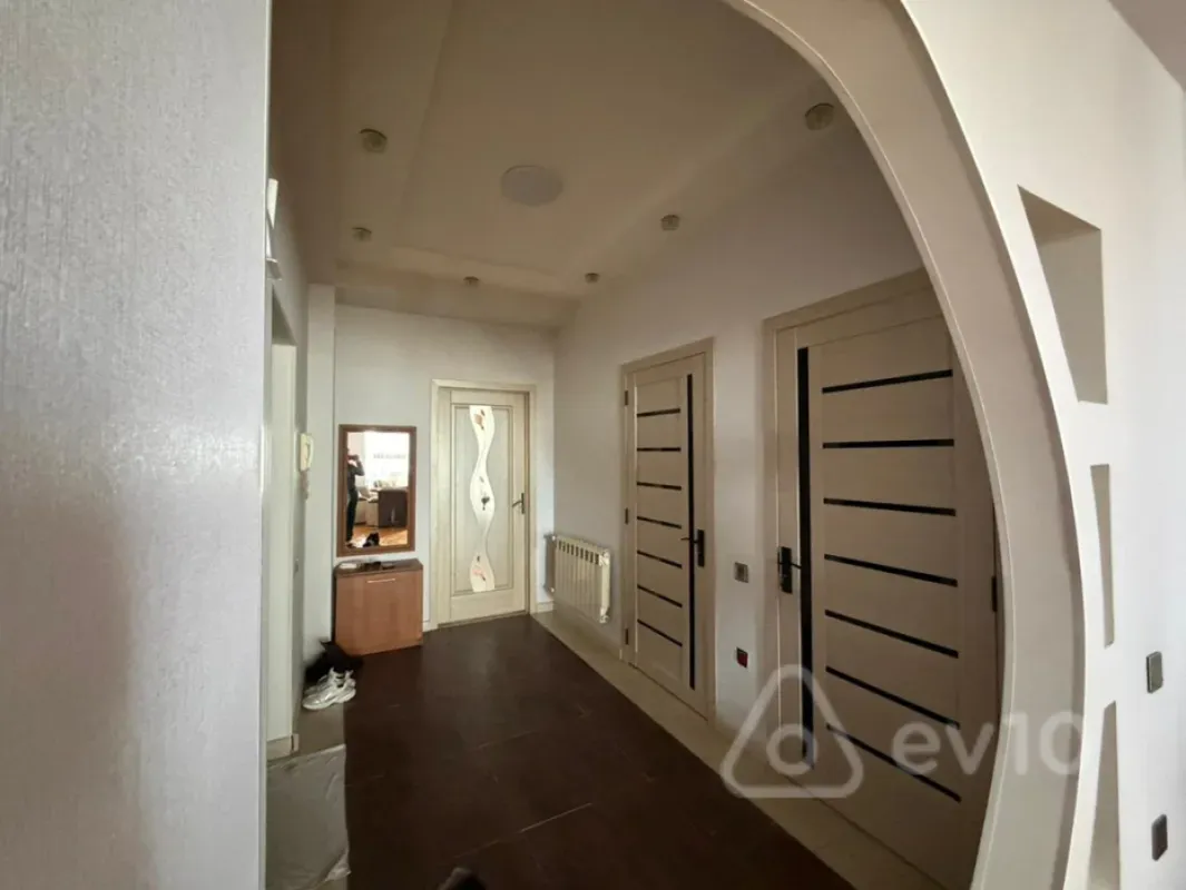 Kirayə verilir 3 otaqlı yeni tikili 120 m²