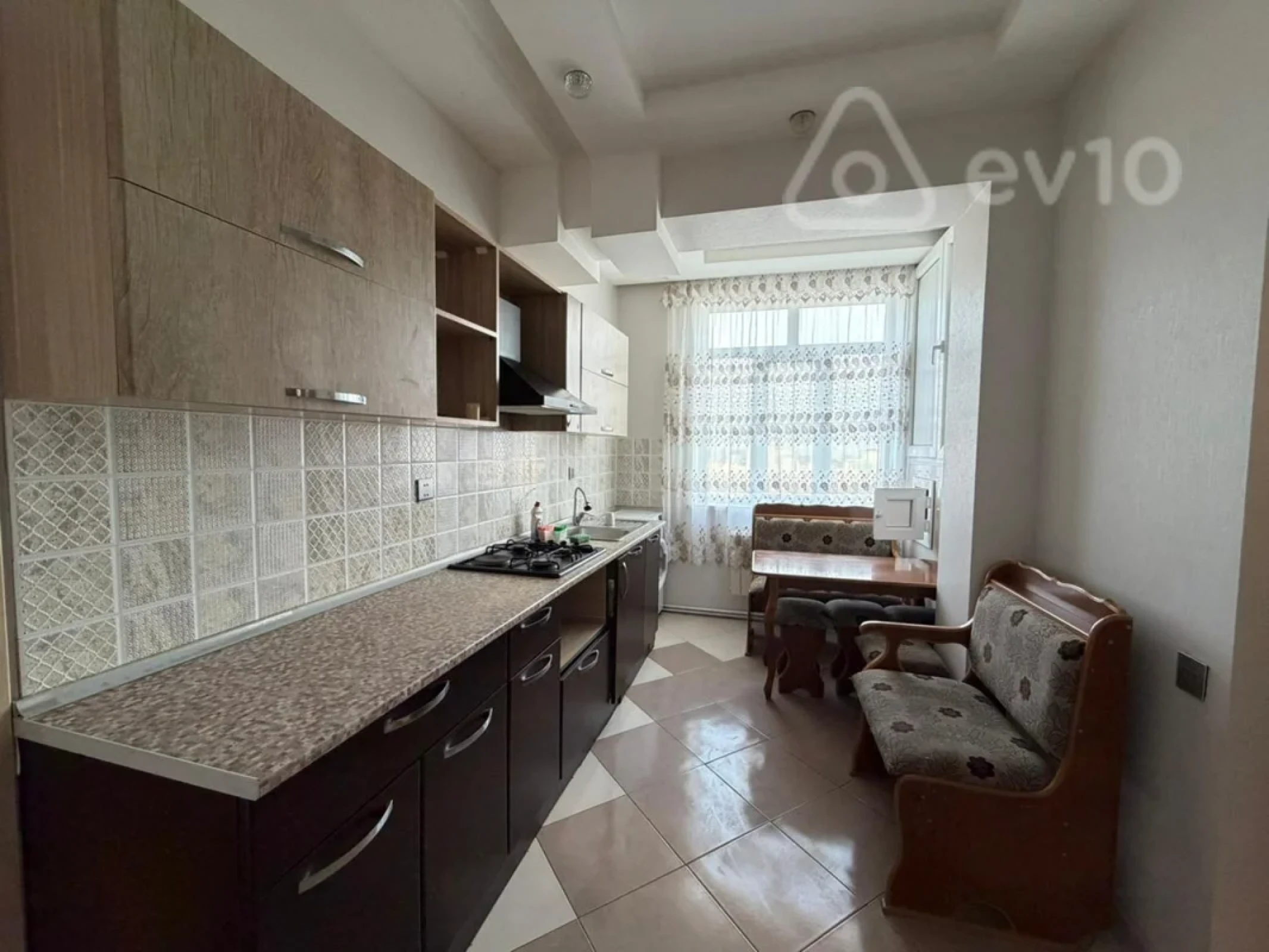 Kirayə verilir 3 otaqlı yeni tikili 120 m²