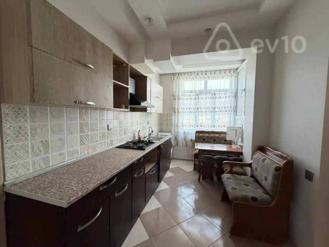 Kirayə verilir 3 otaqlı yeni tikili 120 m²