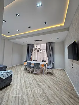Kirayə verilir 3 otaqlı yeni tikili 142 m²