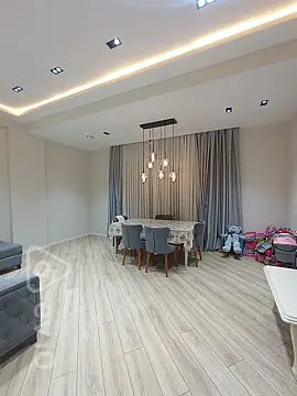 Kirayə verilir 3 otaqlı yeni tikili 142 m²